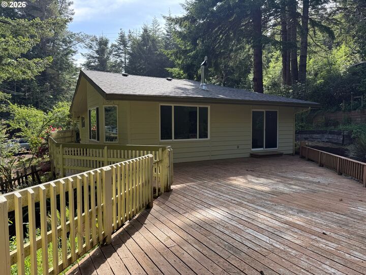 Property Photo: 34446 Cedar Valley Rd OR 97444