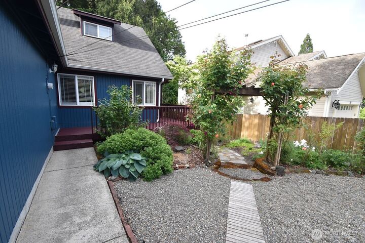 Property Photo: 1725 Union Avenue SE WA 98501