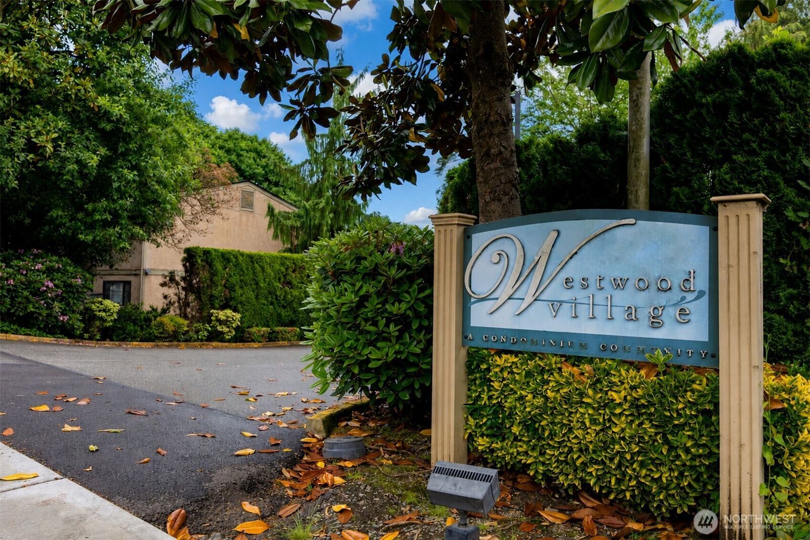 Property Photo:  10037 NE 138th Place D2  WA 98034 