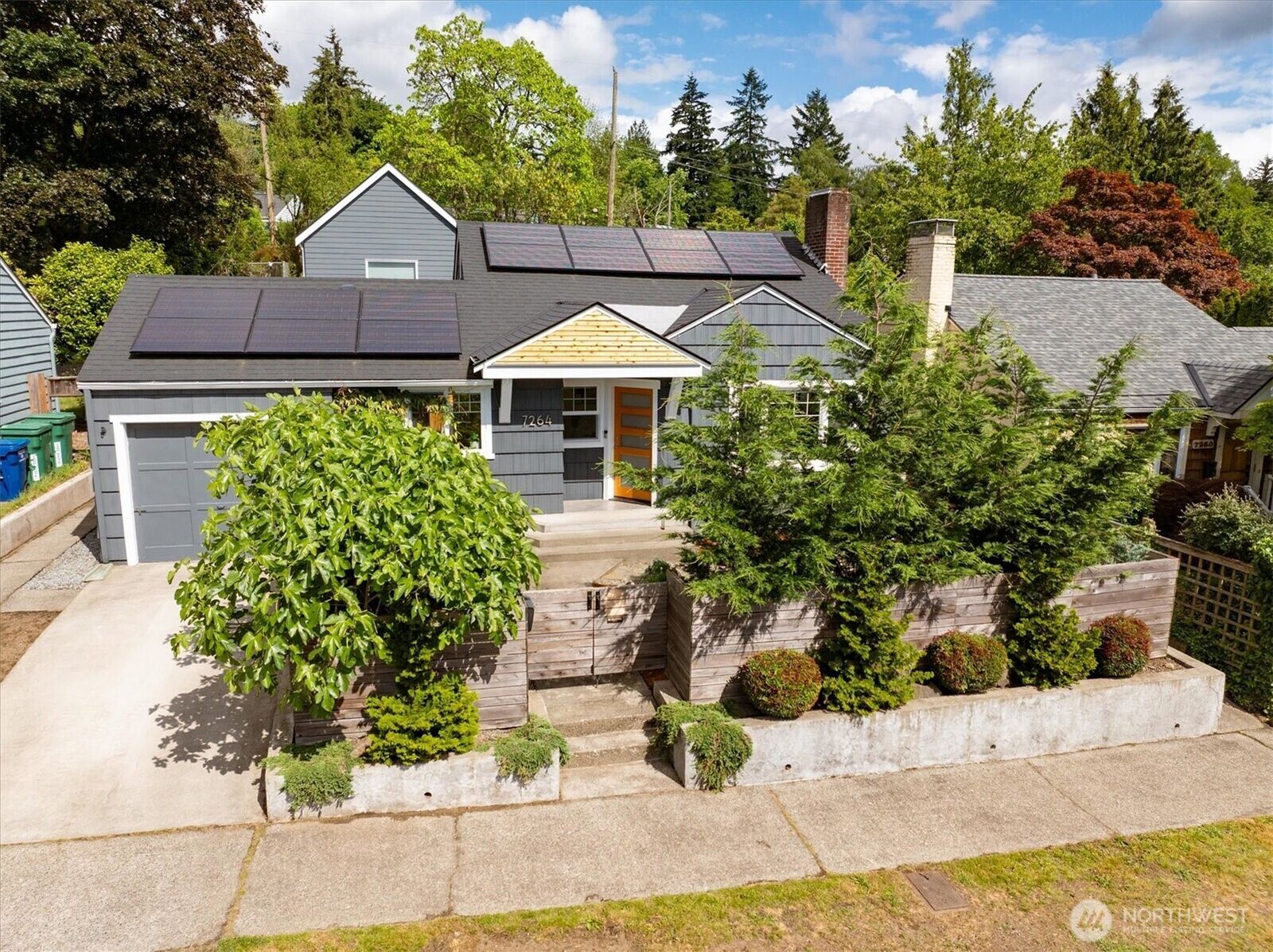 Property Photo:  7264  27th Avenue NE  WA 98115 