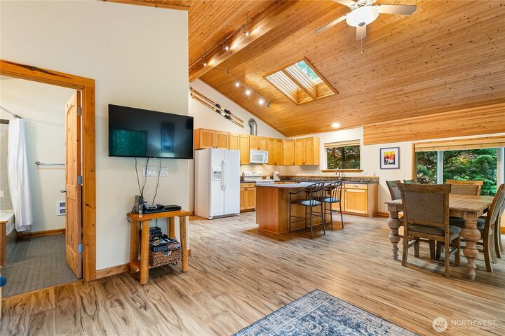 Property Photo:  7469  Miller Way  WA 98244 