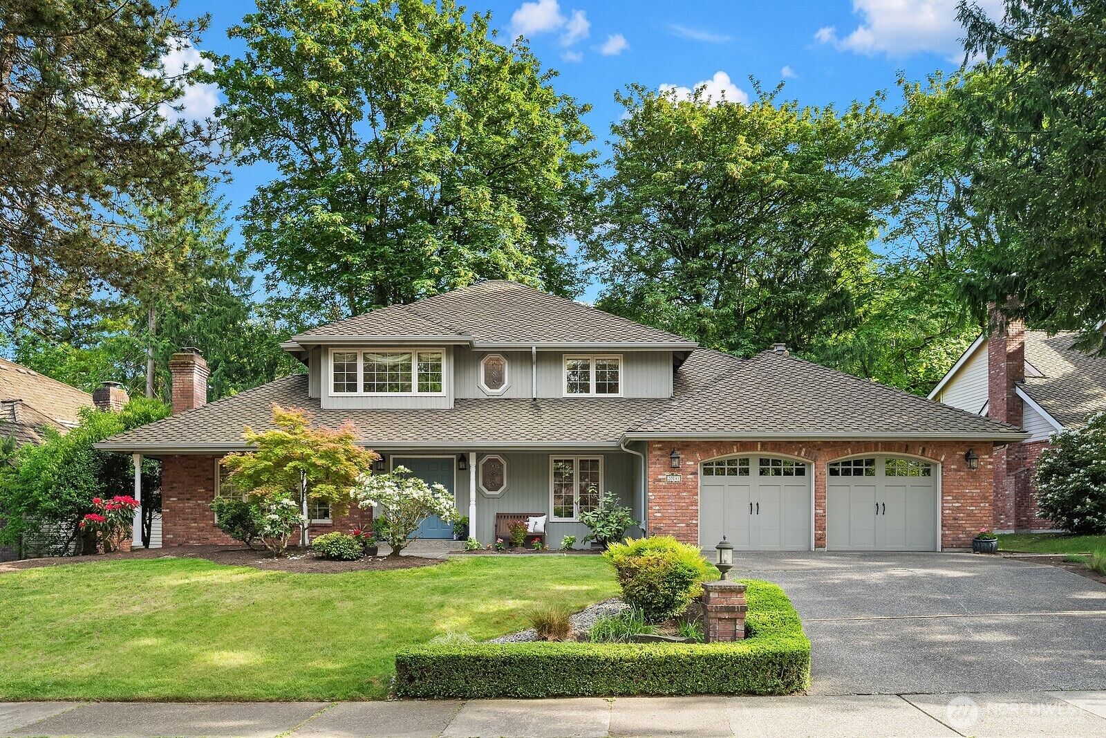 Property Photo:  20141 NE 42nd Street  WA 98074 