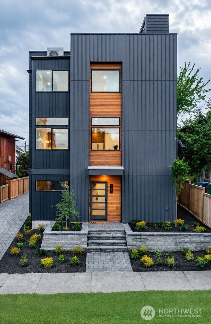 Property Photo:  4531  Corliss Avenue N  WA 98103 