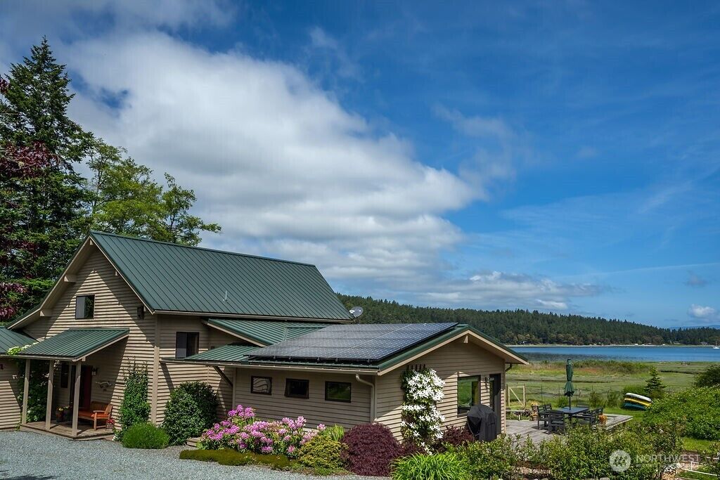 Property Photo:  3757  Mud Bay Road  WA 98261 