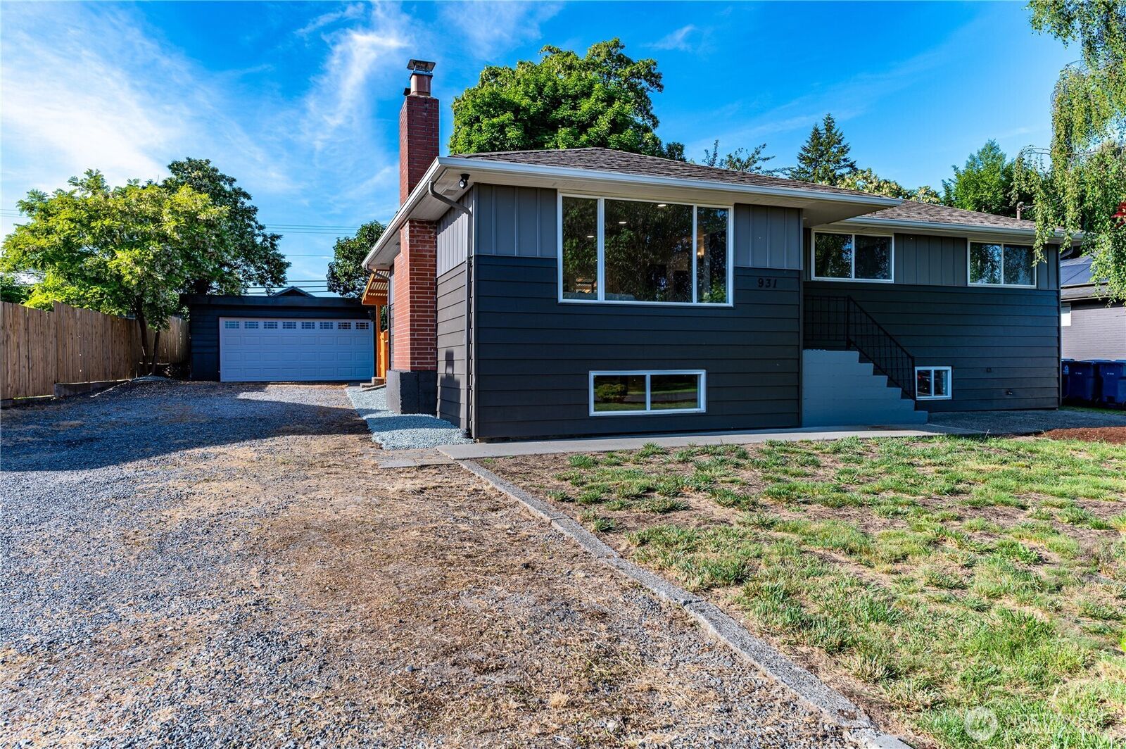 Property Photo: 931 Van Jan Street WA 98290