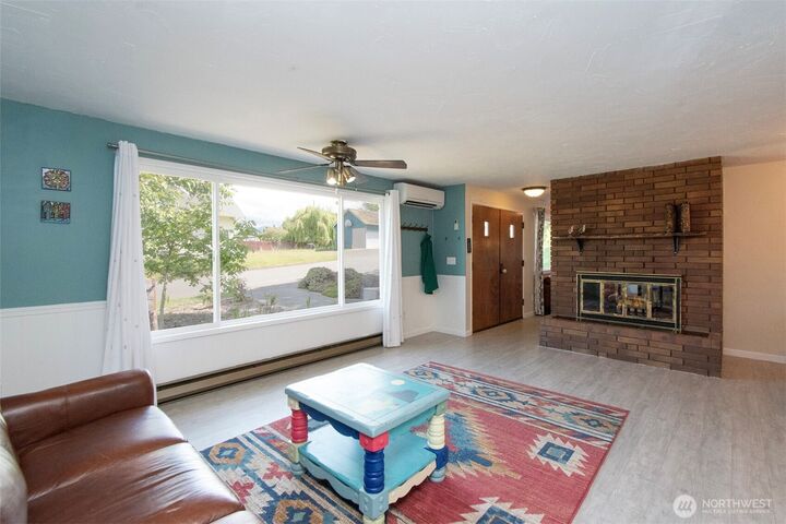 Property Photo:  806 S E Street  WA 98363 