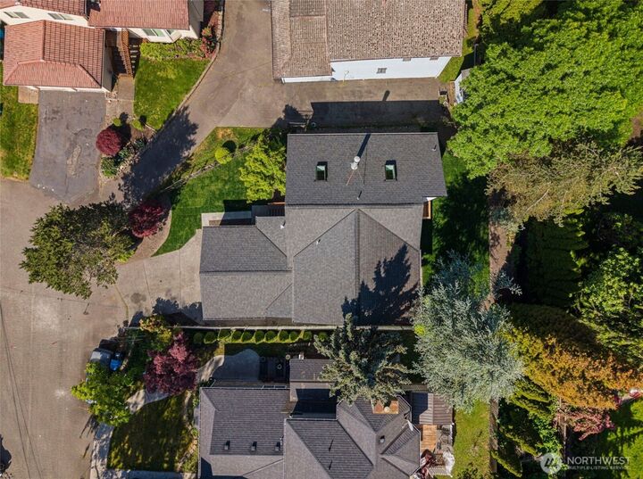 Property Photo:  1116 NE 150th Court  WA 98155 