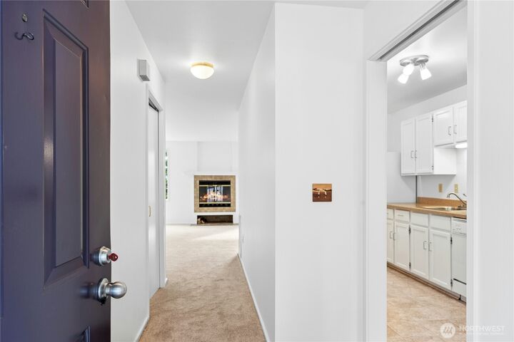 Property Photo: 22215 SE 42nd Lane 2079 WA 98029