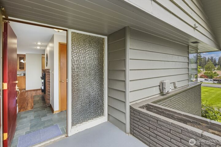 Property Photo:  3822  Shelby Road  WA 98087 
