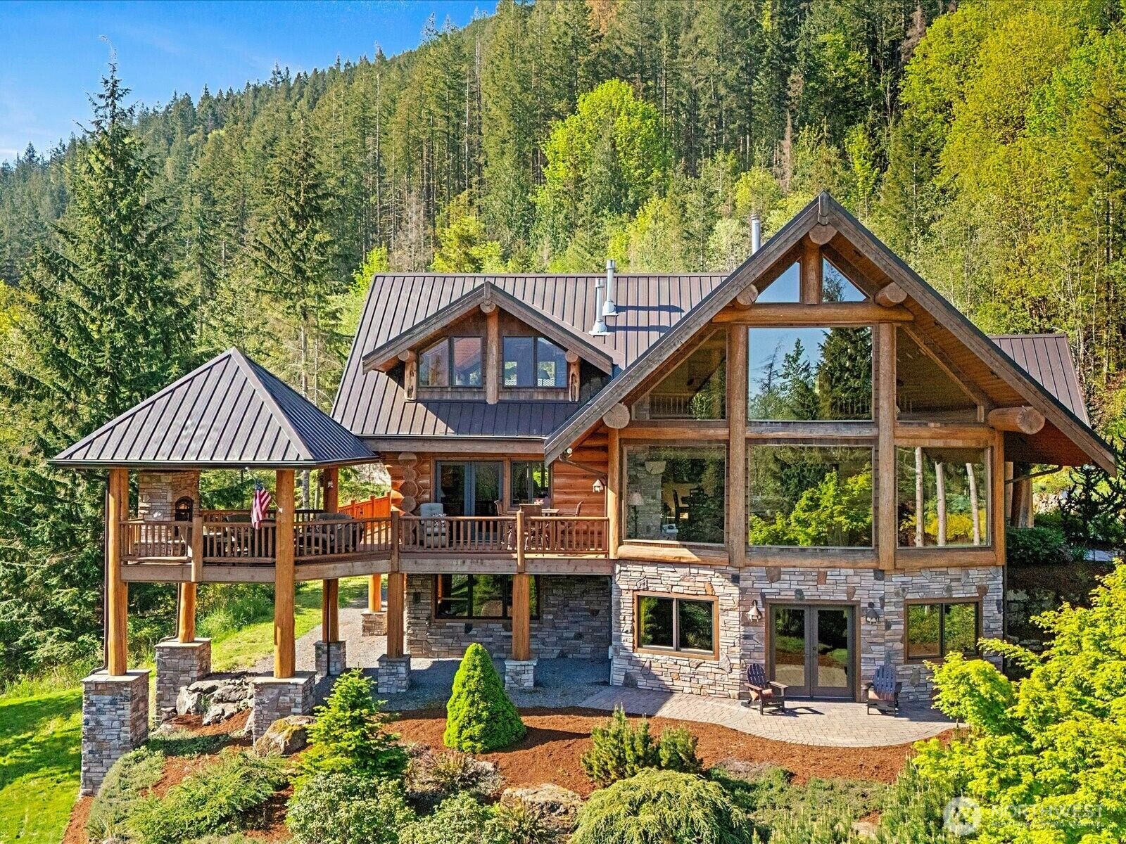 Property Photo:  16323  Reserve Drive SE  WA 98045 