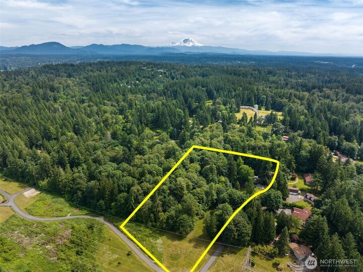 Property Photo:  23908 SE 168 Street  WA 98027 