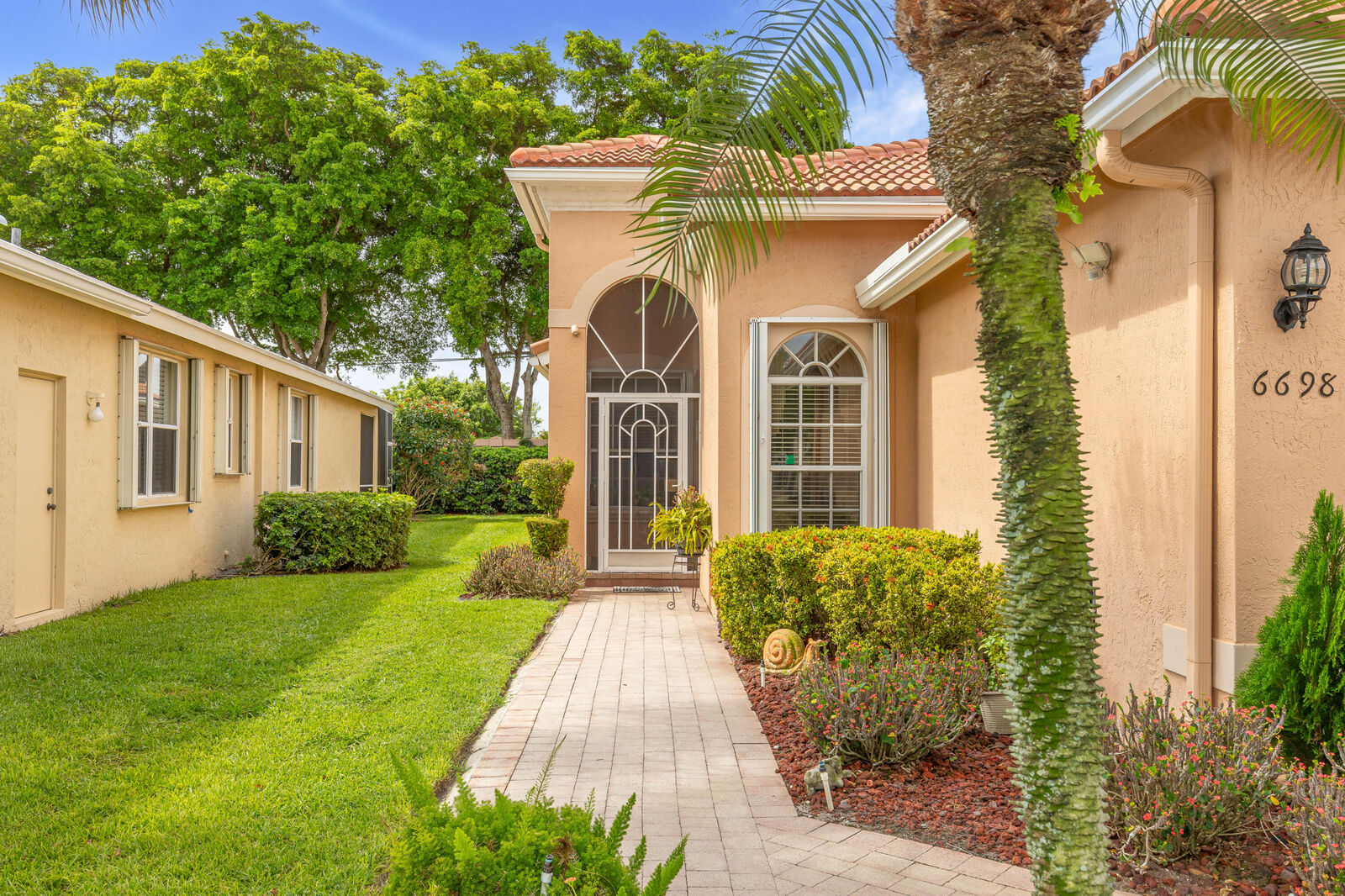 Property Photo:  6698 Vía Roma  FL 33446 