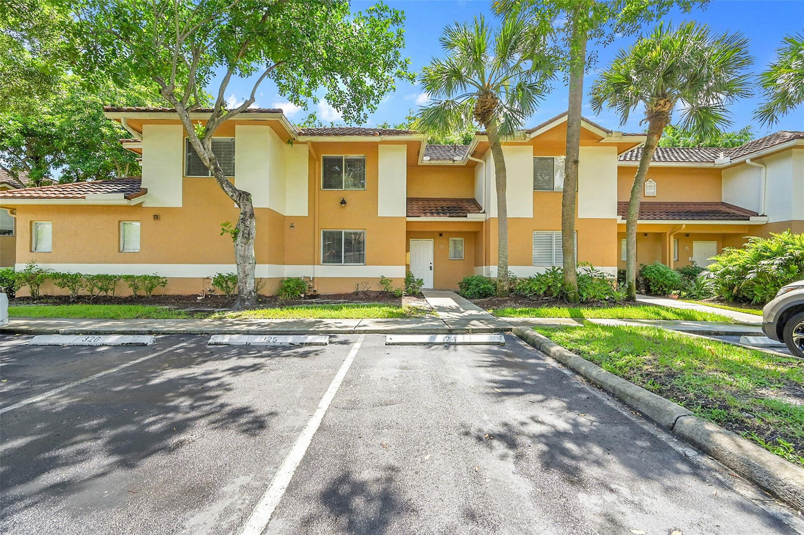 Property Photo:  796 NW 91st Terrace  FL 33324 