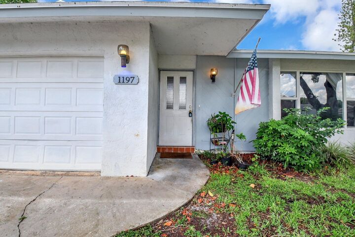 Property Photo: 1197 Belmore Terrace FL 33414