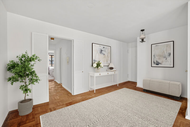 Property Photo:  200 E 74th Street 5B  NY 10021 