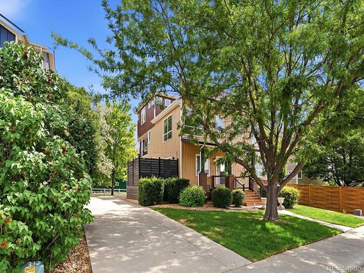 Property Photo:  827 Spruce Court  CO 80530 