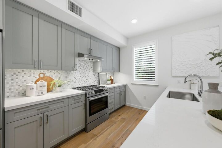 Property Photo:  400 El Camino Real 202  CA 94002 