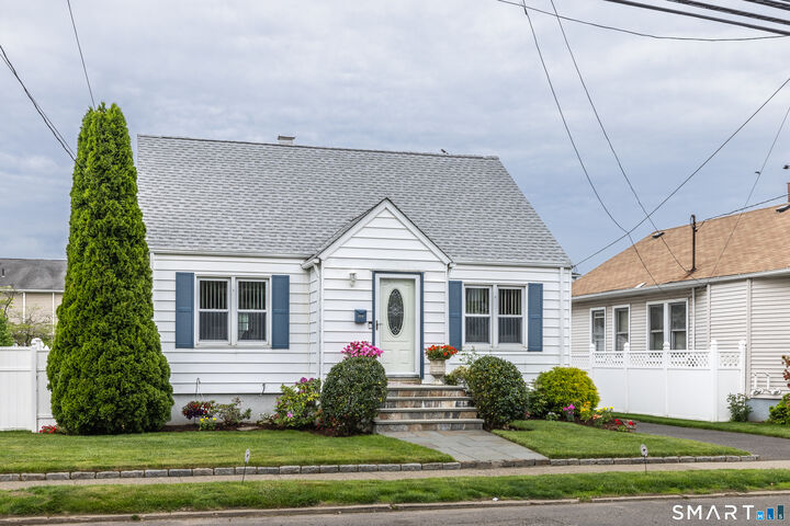 Property Photo:  343 Hollister Street  CT 06615 