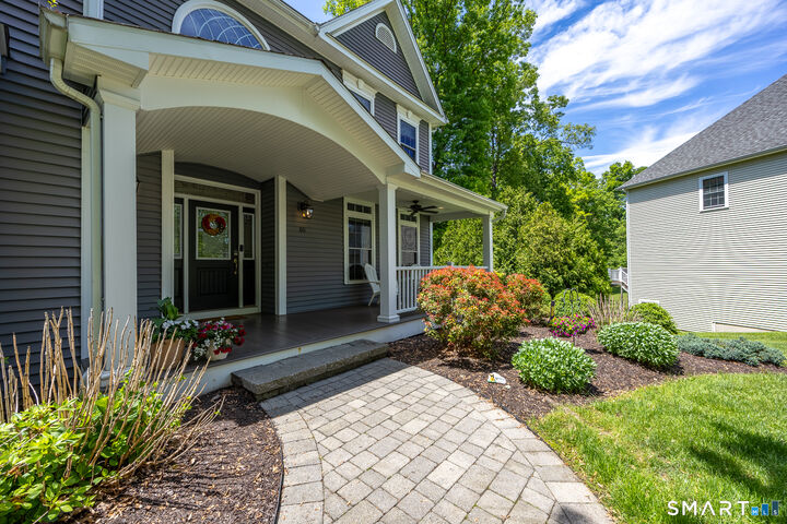 Property Photo:  60 Kensington Court  CT 06410 