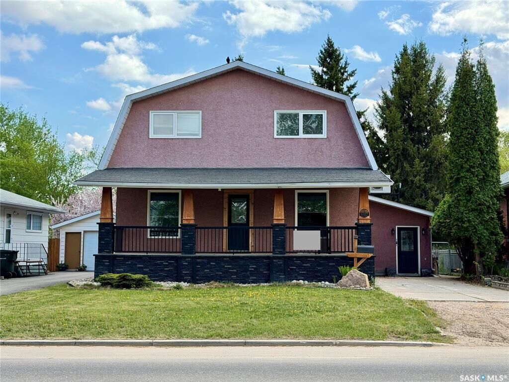 Property Photo: 1027 4th Street E SK S6V 0L1