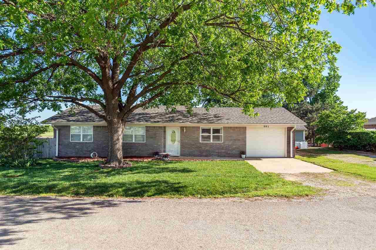 Property Photo: 801 W Seminole Drive OK 74075