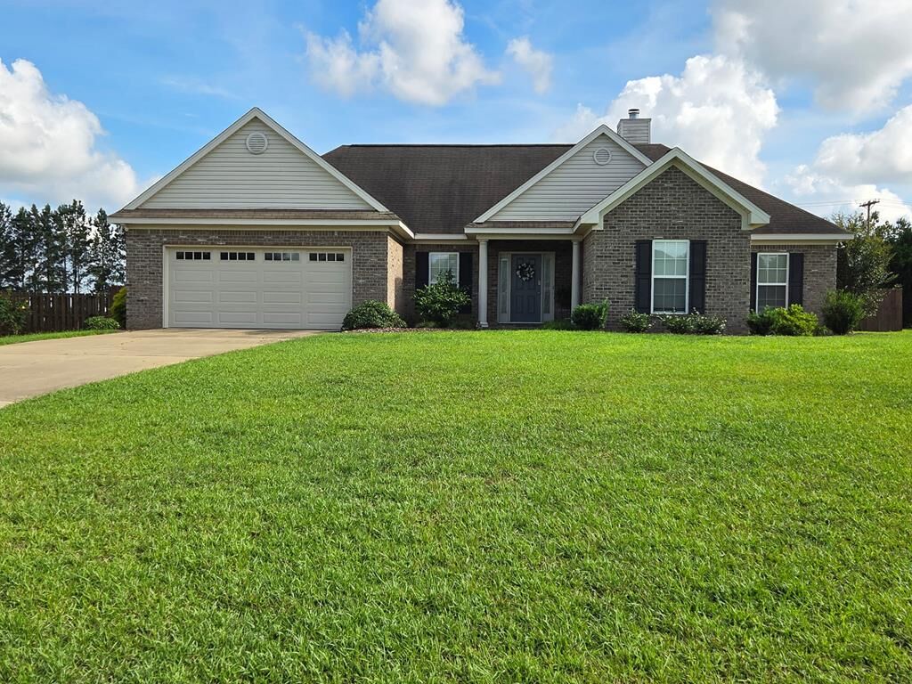 Property Photo:  117 Designer Circle  AL 36303 