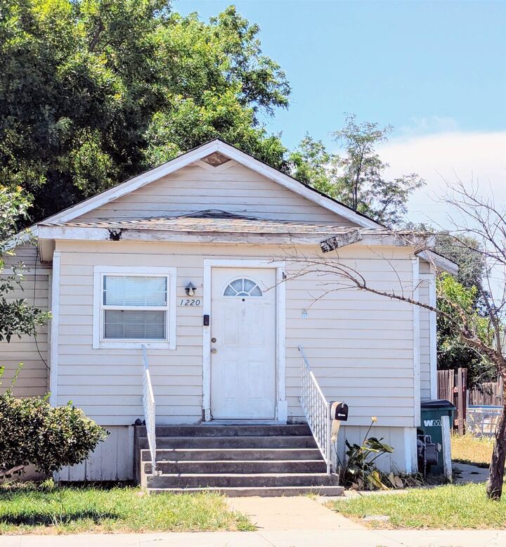 Property Photo: 1220 5th Avenue CA 96021