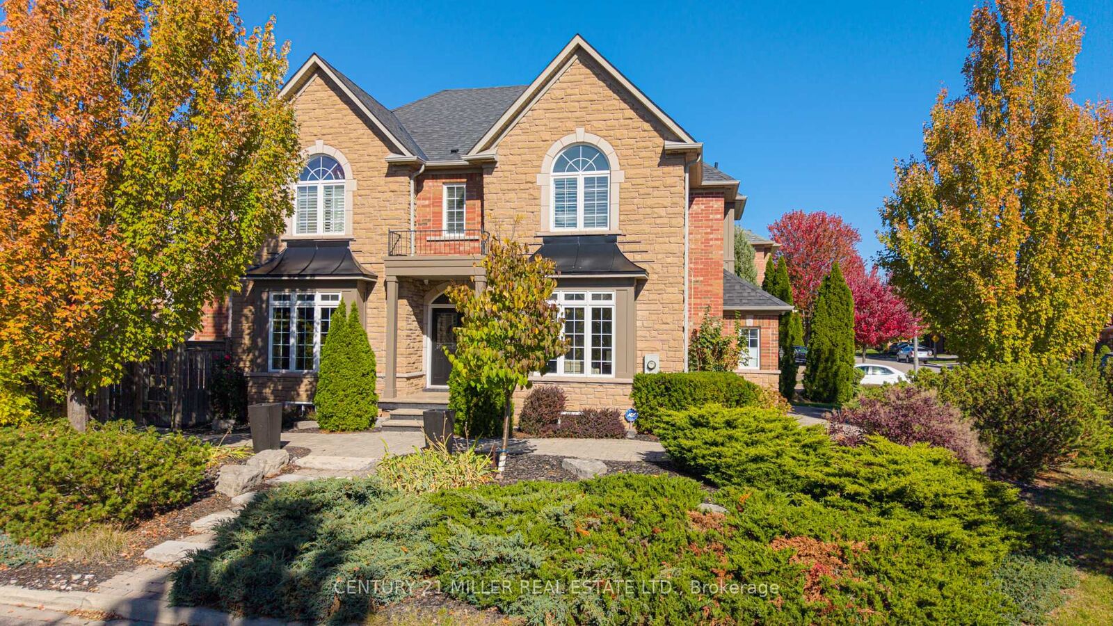 Property Photo: 2211 Glencairn Road ON L6M 4S1