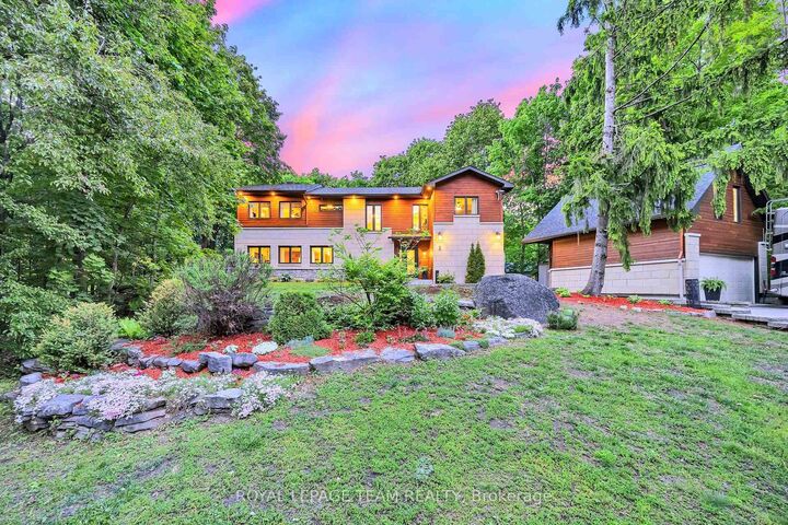 2 Fairhaven Way — photo 1