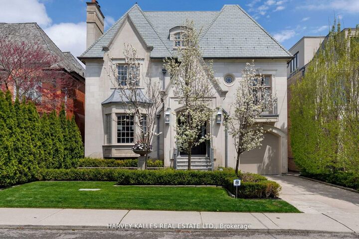 215 Dunvegan Road — photo 1