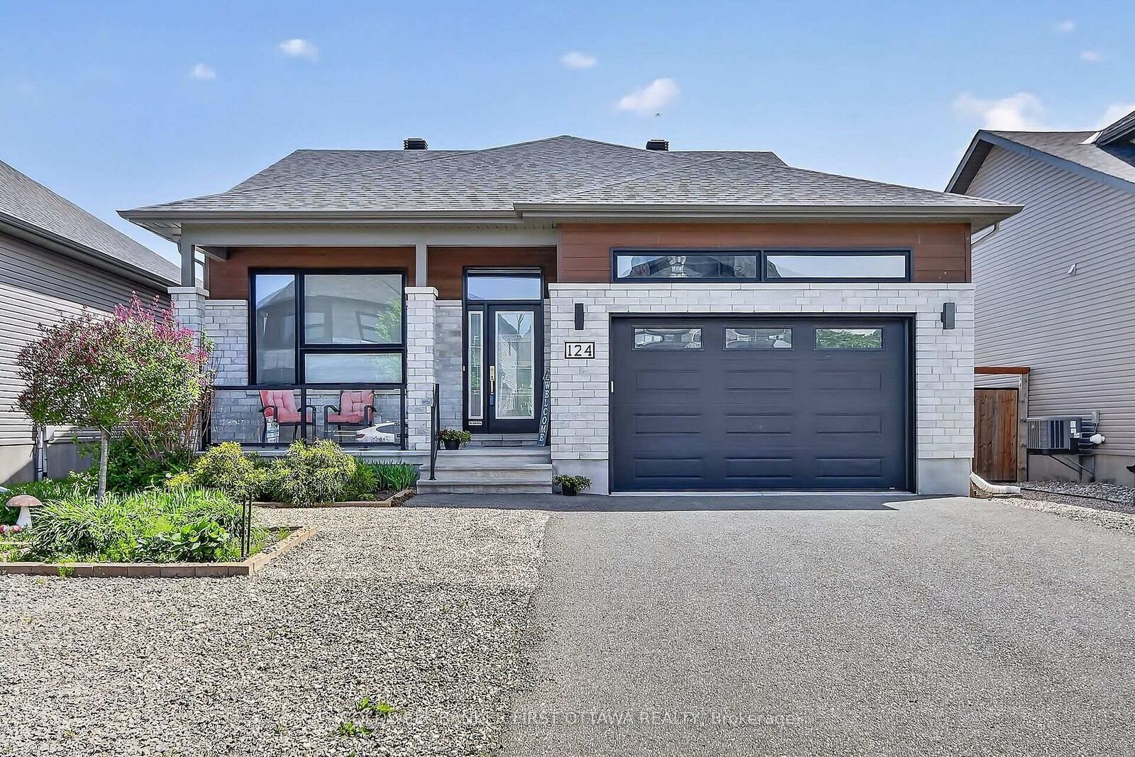 Property Photo: 124 Lyon Street ON K0A 1W0