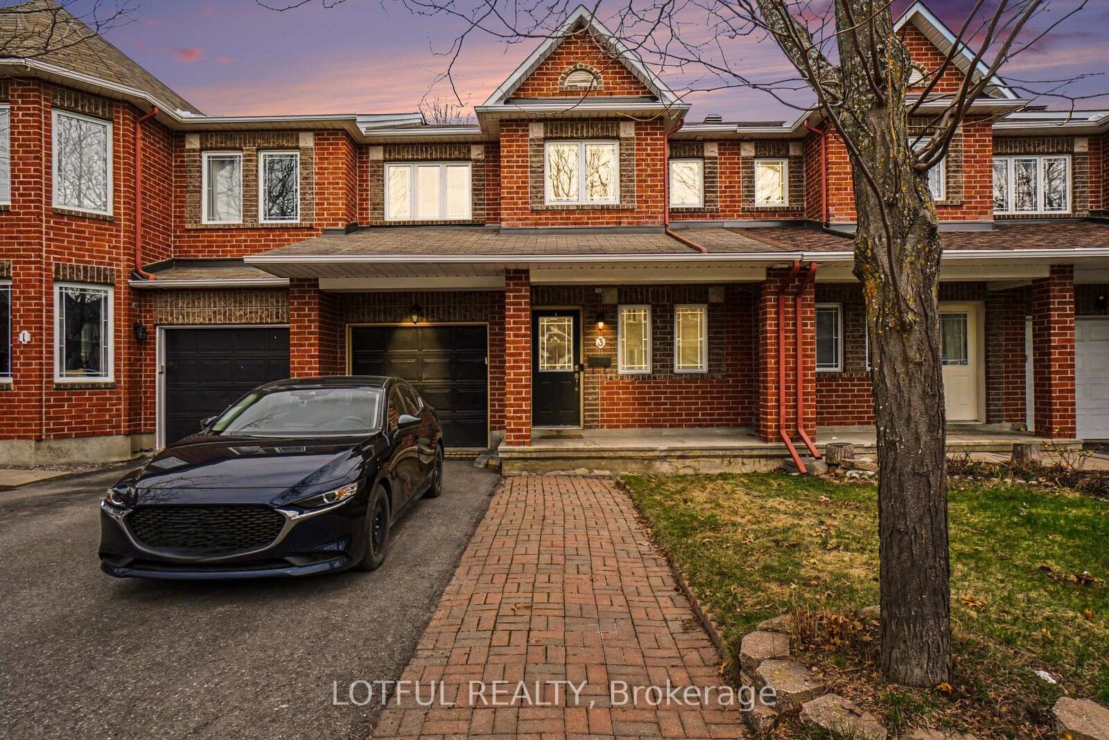 Property Photo: 3 Collington Street ON K2G 6X5