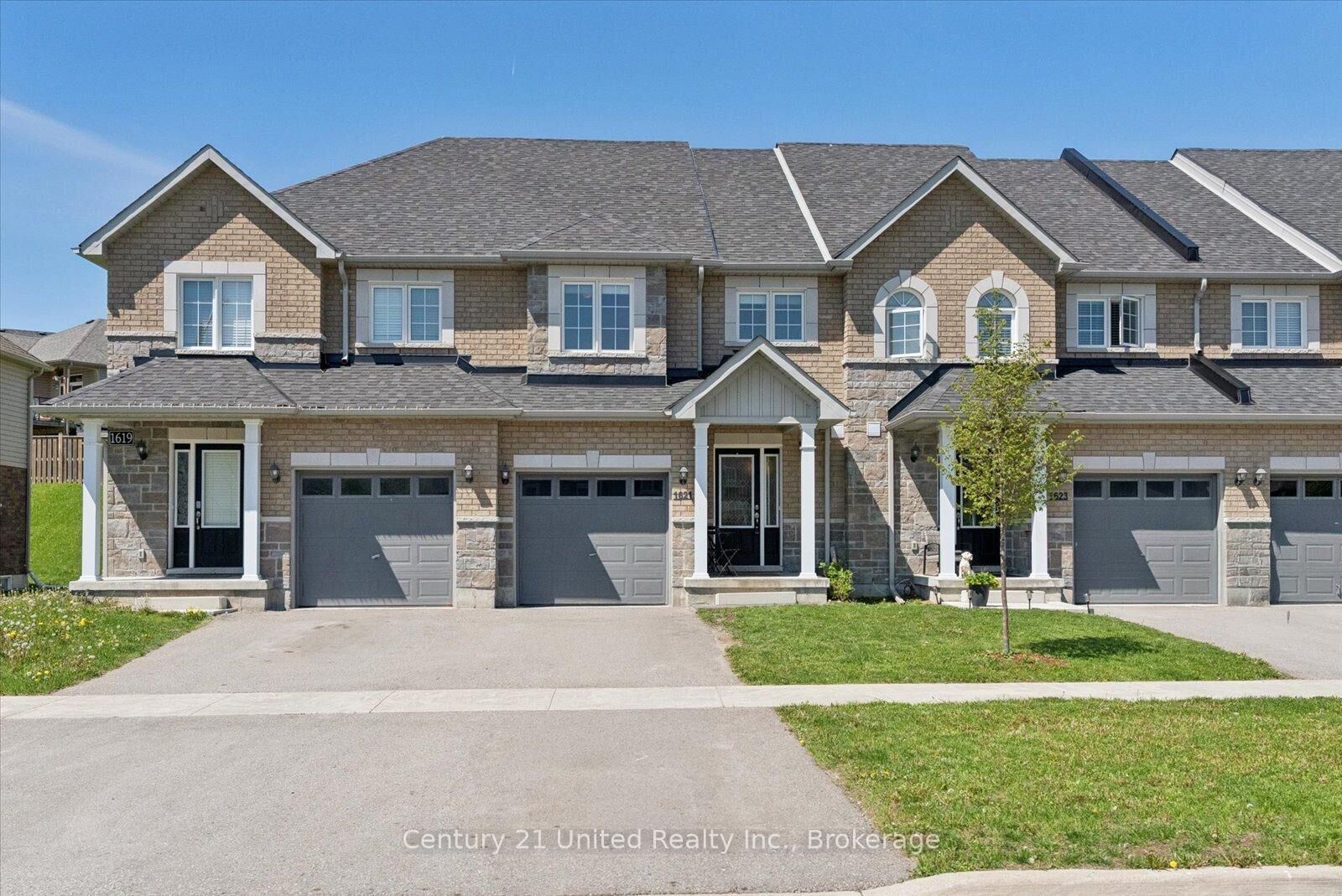 Property Photo: 1621 Hetherington Drive ON K9L 0G7