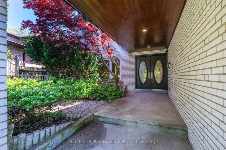 43 Golfwood Heights E — photo 1