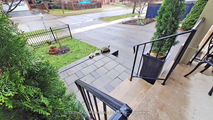 Property Photo: 36 Helen Street ON L4L 3S3