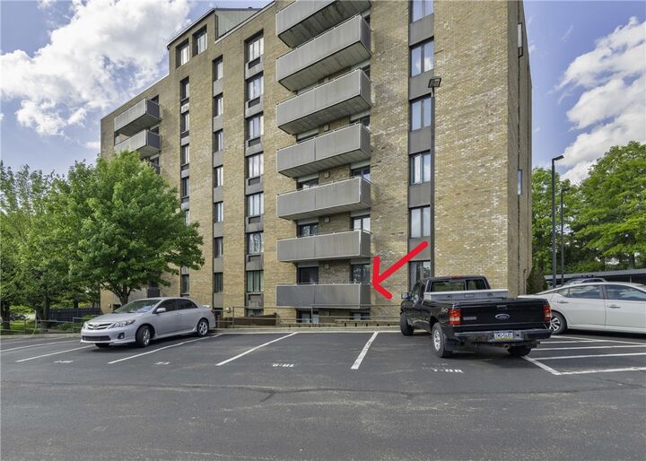 Property Photo: 820 E Beau St 1G PA 15301