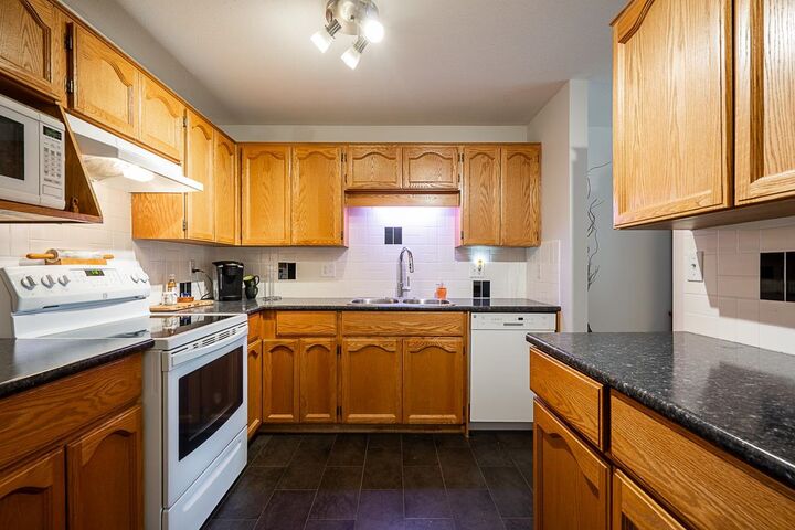 Property Photo: 33535 King Road 219 BC V2S 6Z5
