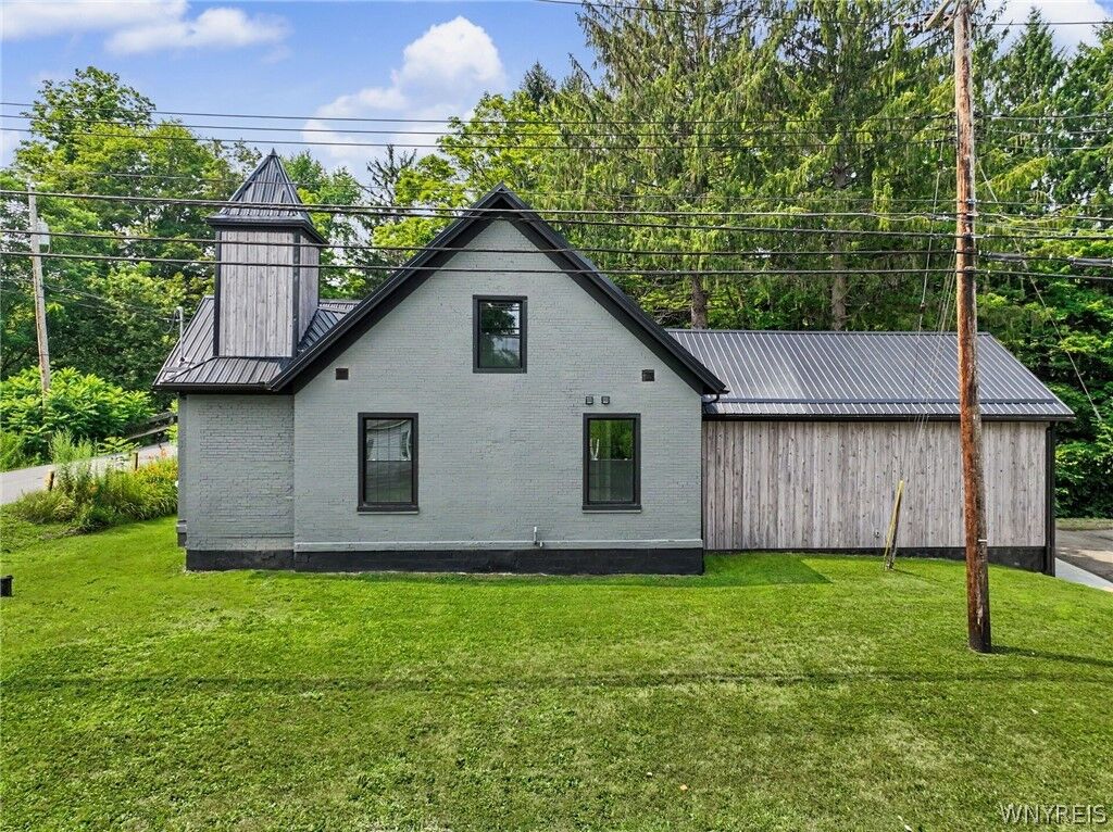 Property Photo: 9386 State Road NY 14033