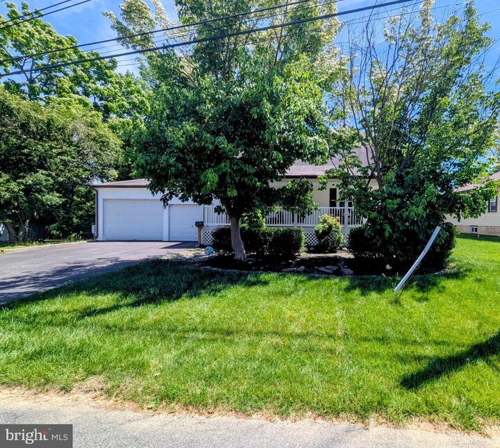 Property Photo:  903 Galbraith Avenue  PA 19061 