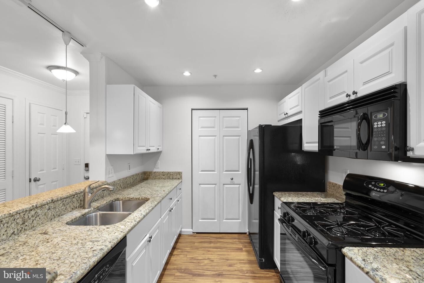 Property Photo:  14162 Cuddy Loop 104  VA 22193 