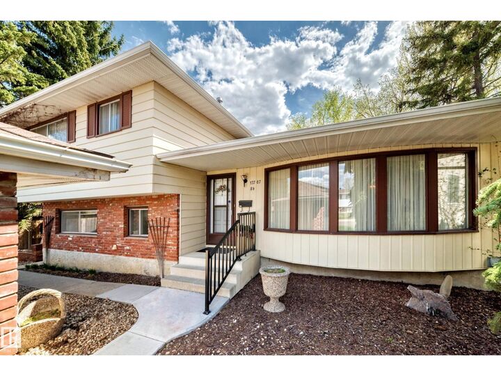Property Photo:  17707 84 Av NW  AB T5T 0N5 