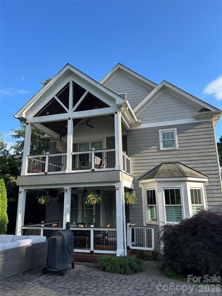 Property Photo:  1805 Mecklenburg Avenue  NC 28205 