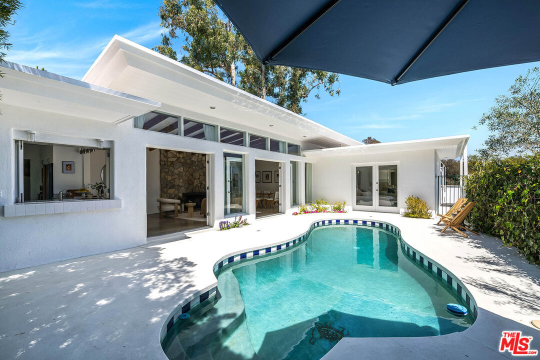 Property Photo:  429 N Greencraig Rd  CA 90049 