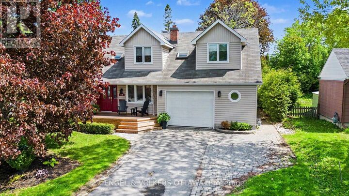 Property Photo:  176 Sanford Avenue  ON K2C 0E9 