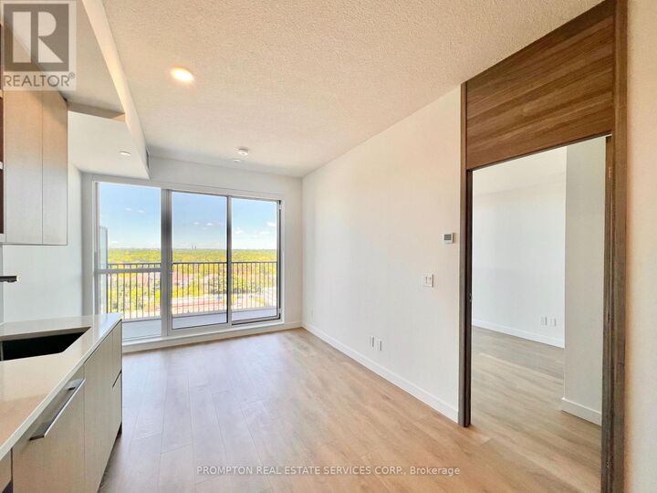 Property Photo: 68 Esther Shiner Boulevard 1008 ON M2K 0J6