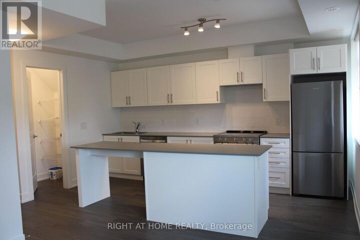 Property Photo: 1075 Douglas McCurdy Common 249 ON L5G 0C6