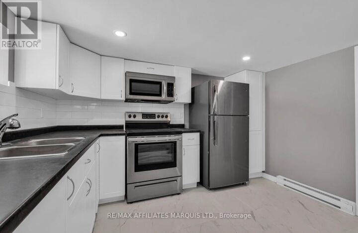 Property Photo:  127 New Street  ON K6H 3G1 