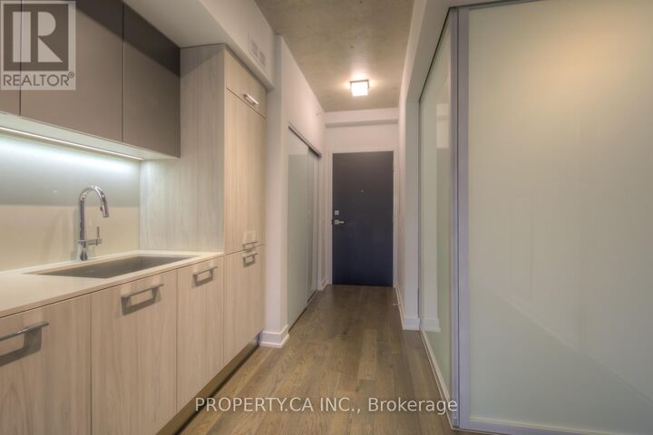 Property Photo: 665 Kingston Road 406 ON M4E 1R6