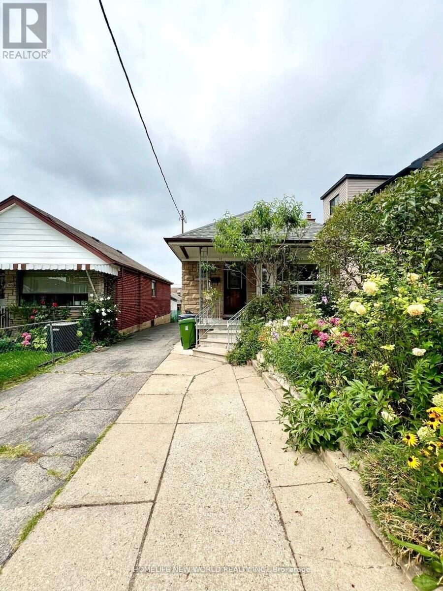 Property Photo: 354 Kane Avenue Upper ON M6M 3P4