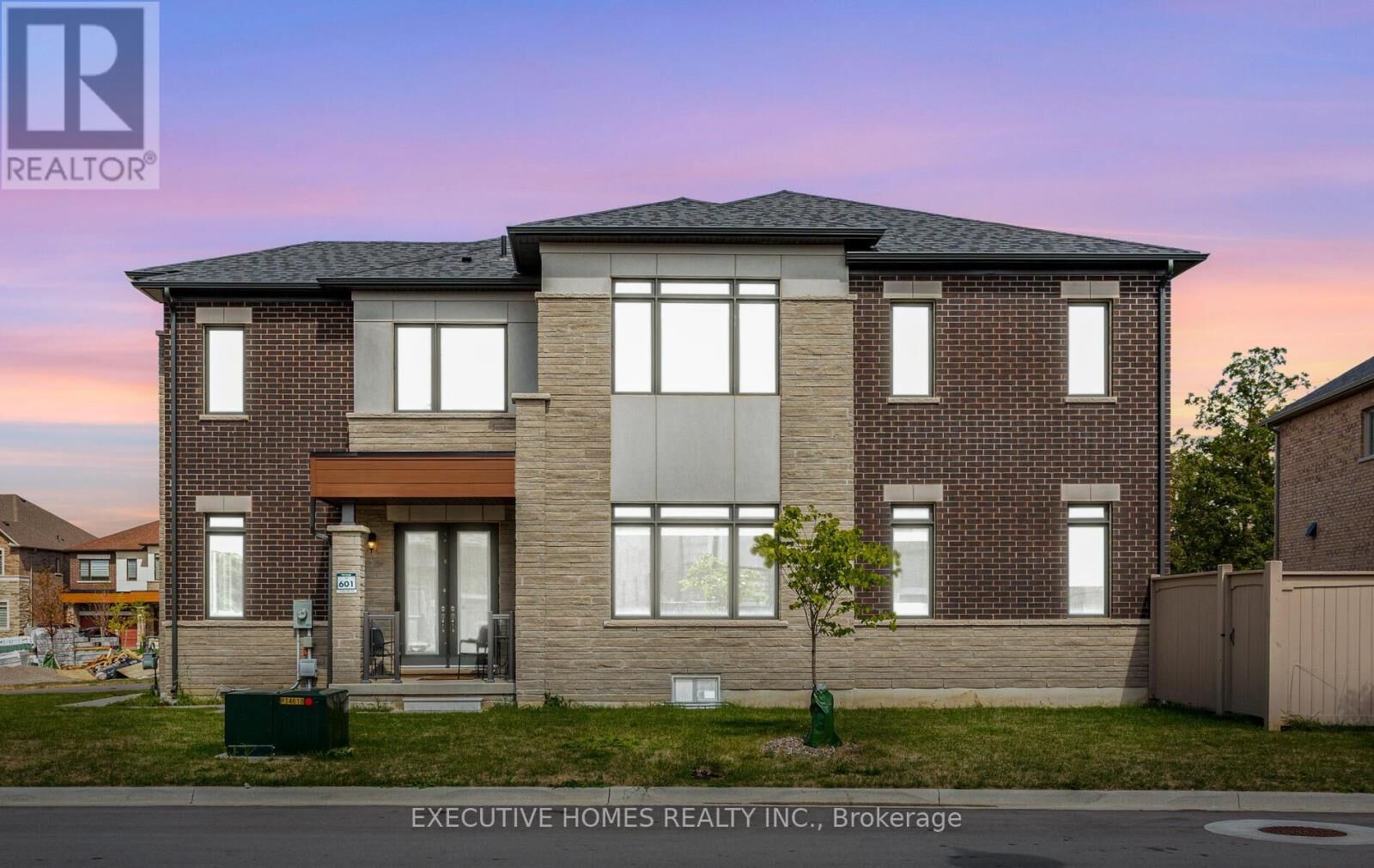Property Photo: 77 Pond View Gate ON L8B 2A1